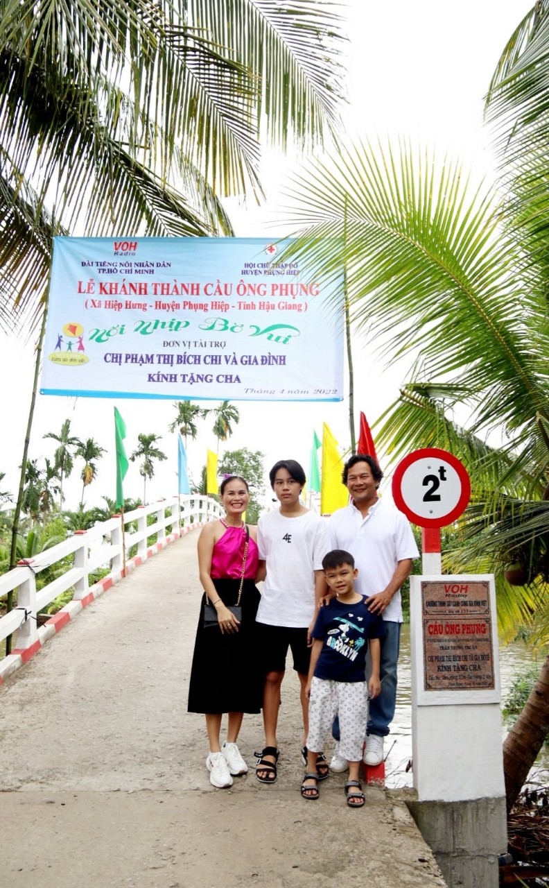 MÓN QUÀ ĐẶC BIỆT TẶNG BA MÁ