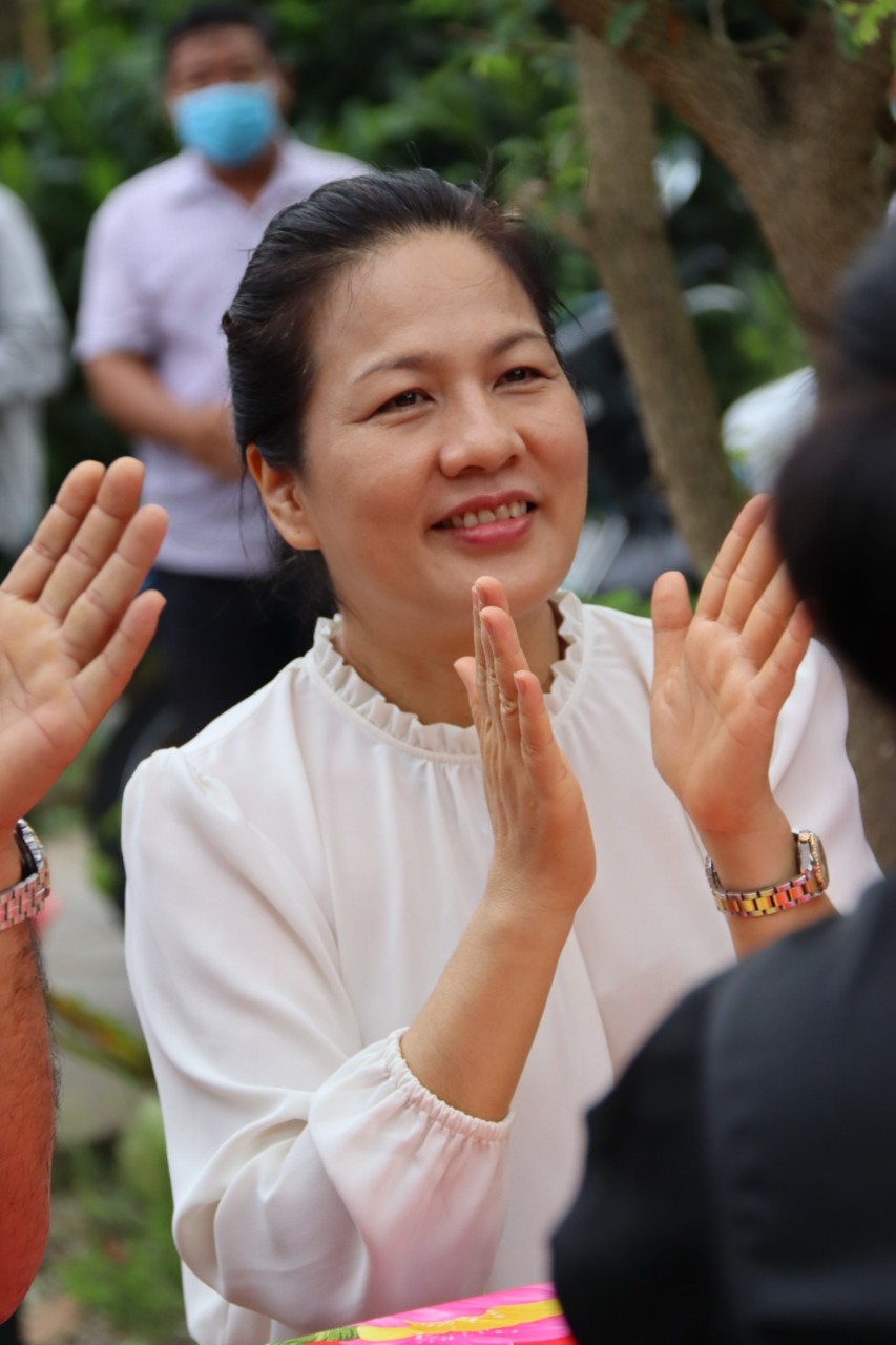 MÓN QUÀ ĐẶC BIỆT TẶNG BA MÁ