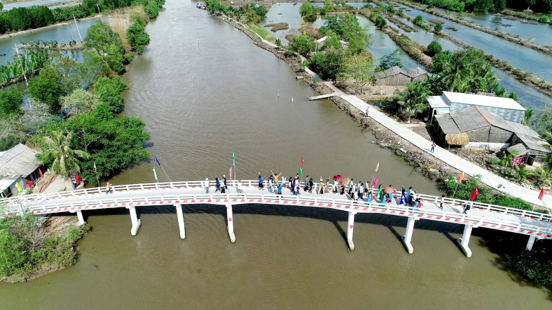 MÓN QUÀ ĐẶC BIỆT TẶNG BA MÁ
