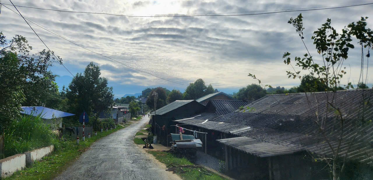 BẠN ƠI! ĐI CÙNG CHÚNG MÌNH NHÉ – ĐI LÊN NON CAO, MANG ĐIỆN VỀ CHO ĐỨA TRẺ VÀ BẢN LÀNG…