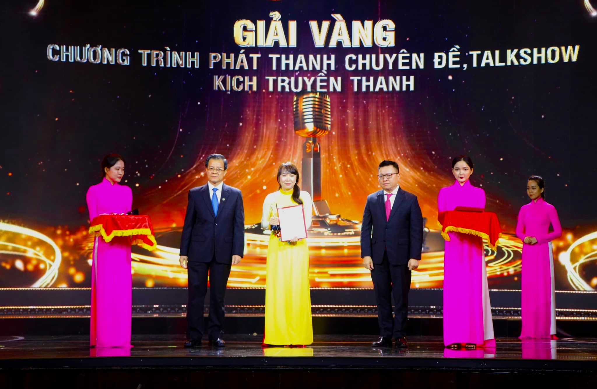 GIẢI VÀNG LIÊN HOAN PHÁT THANH TOÀN QUỐC LẦN XV