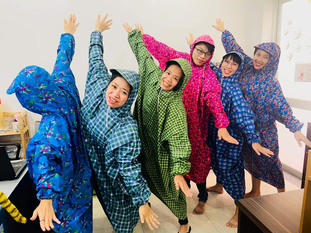 ÁO MƯA ẤM..