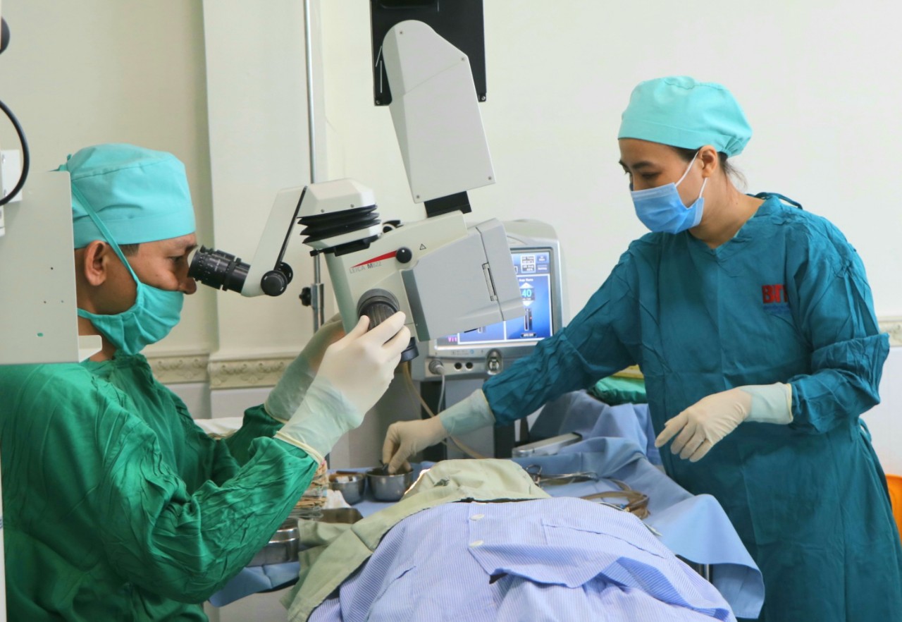 NHỮNG ĐÔI MẮT SÁNG – HẠNH PHÚC CŨNG THEO VỀ!