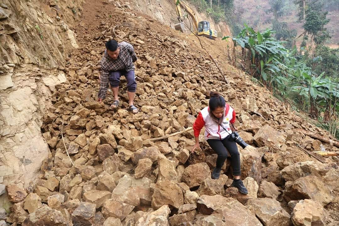 MÙ CẢ - ĐẤT ĐÁ và SẠT LỞ...