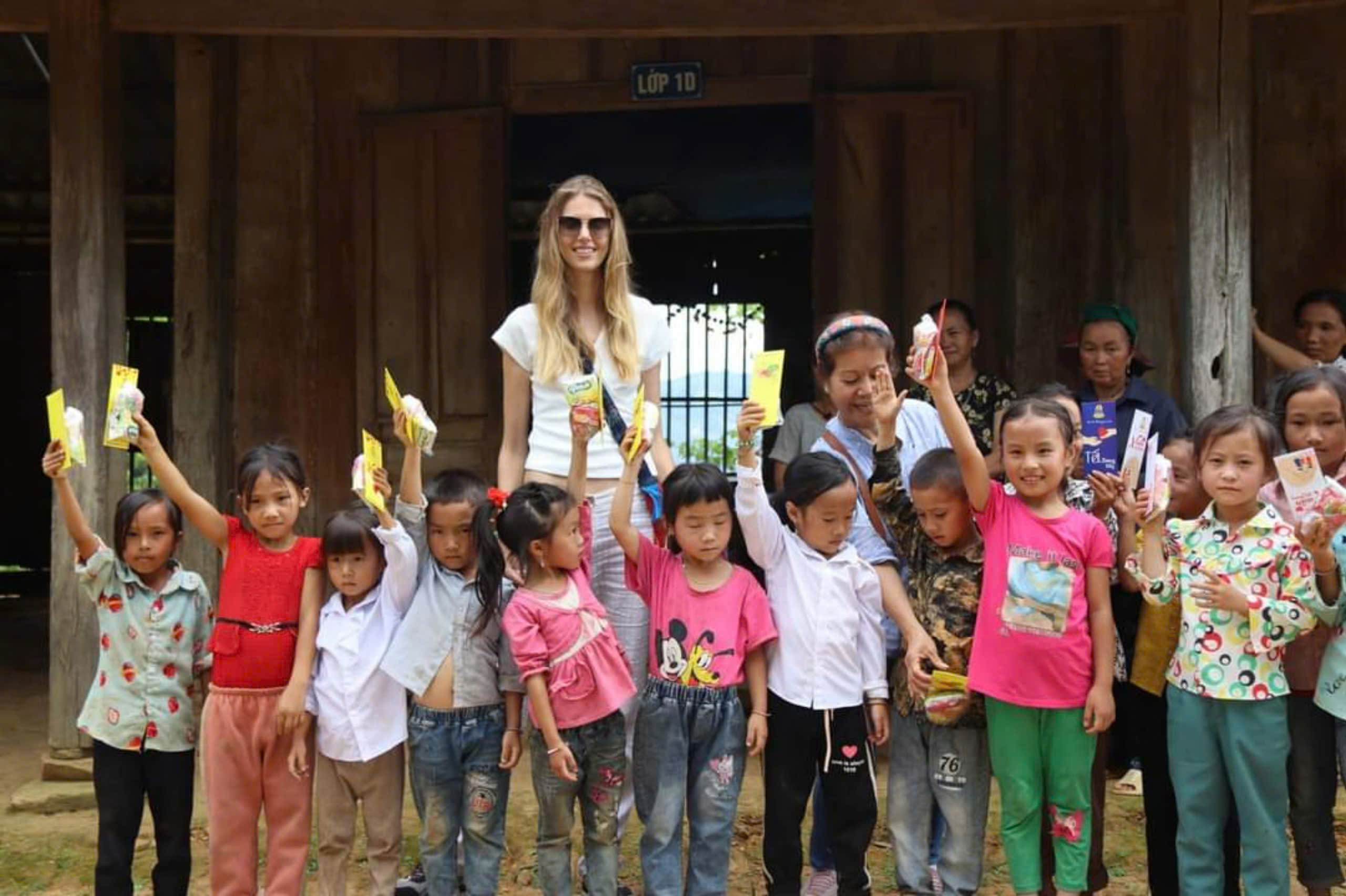 NGƯỜI MẪU ISOBEL và 